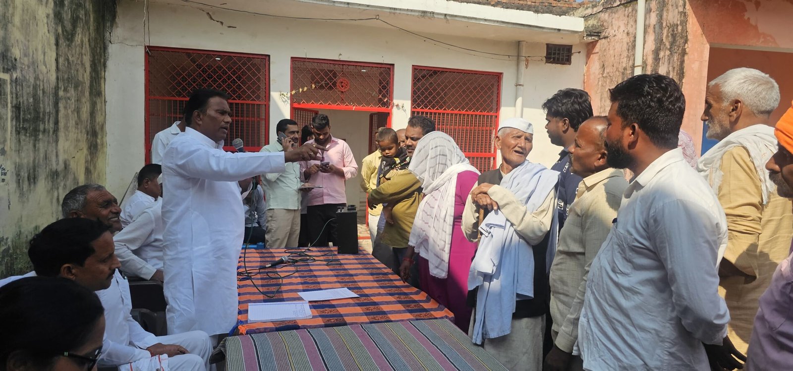 धामी सरकार – चली गरीब के द्वार