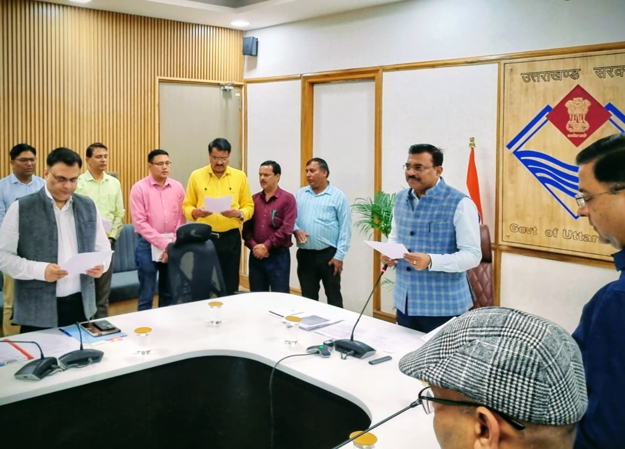 मुख्य सचिव ने सरदार वल्लभभाई पटेल की 150वीं जयंती के अवसर पर शासन के सभी वरिष्ठ अधिकारियों को एकता एवं अखंडता की शपथ दिलाई।