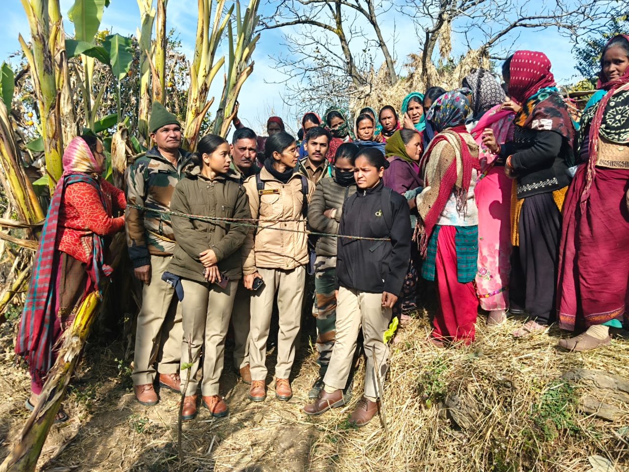 गैरसैंण के ऊजिटिया गांव में गुलदार ने गौशाला में घुसकर बनाया गायों को निवाला,नाराज महिलाओं ने वनकर्मियों को बनाया बंधक