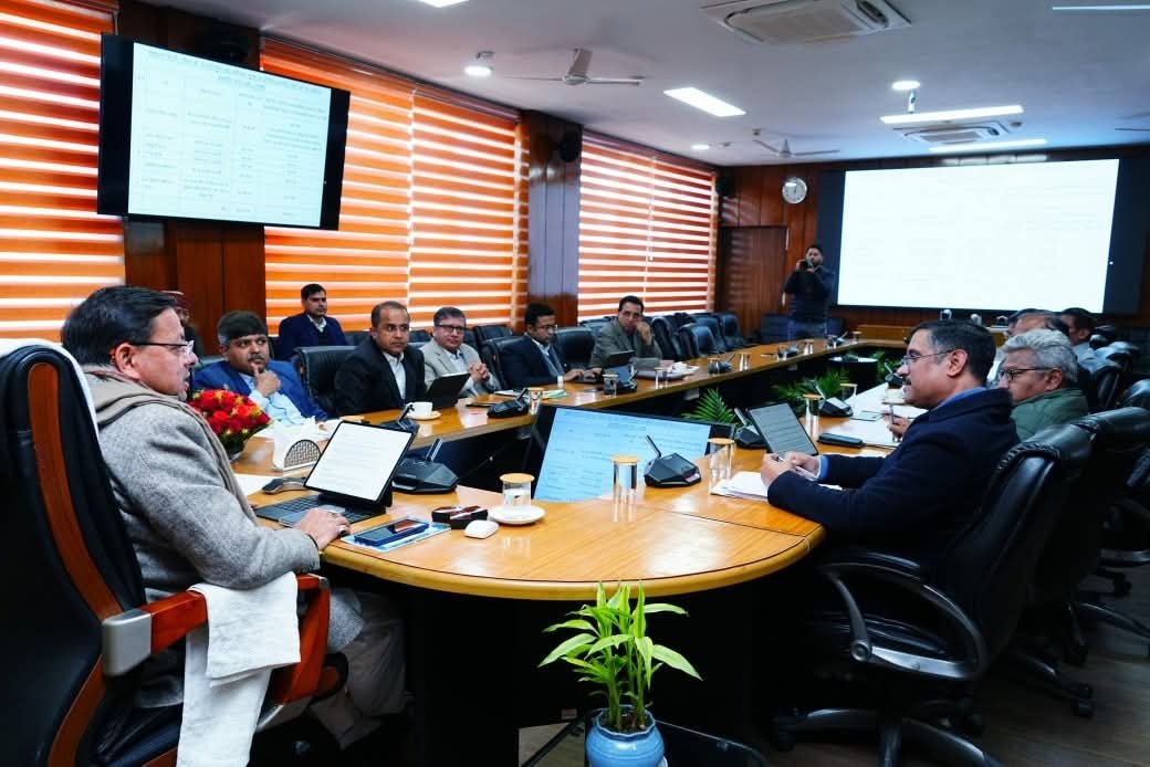 मुख्यमंत्री धामी ने रिवर प्रोटक्शन कार्य एवं डीसिल्टिंग की प्रगति को लेकर की समीक्षा।